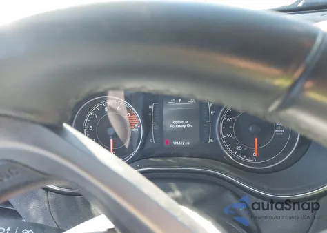 2019 Jeep Cherokee Latitude Plus 4X4 from USA, damaged, VIN 1C4PJMLX3KD446134